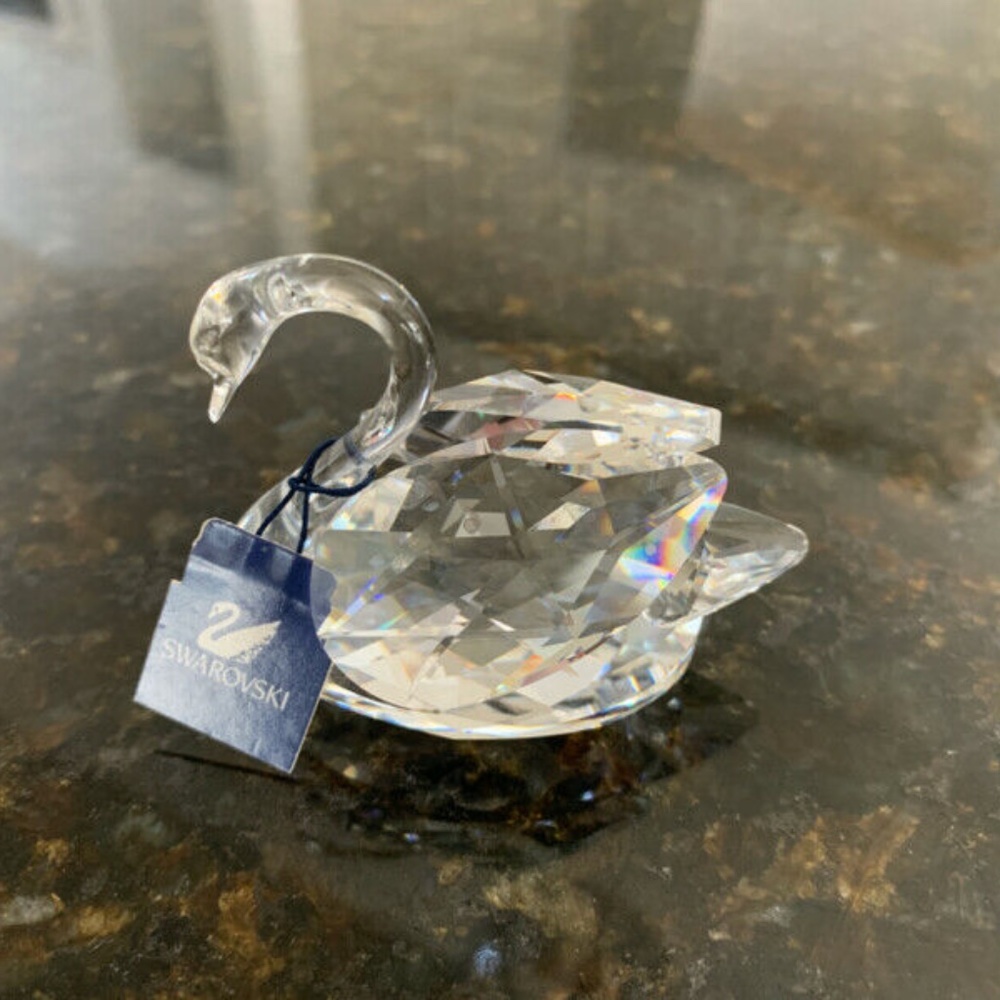 Genuine Swarovski Swan 7633 2½"x1¾"